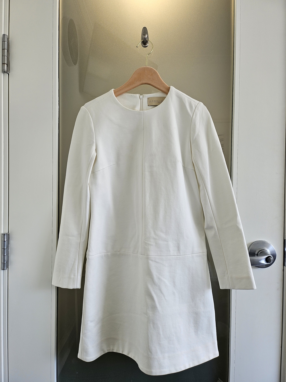 Classic Six Twiggy Shift Dress In Ivory - Picture 3 of 6